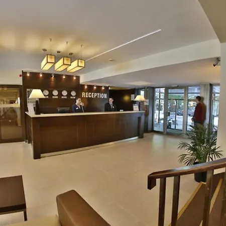 מלון Lotos - Riviera 4*
