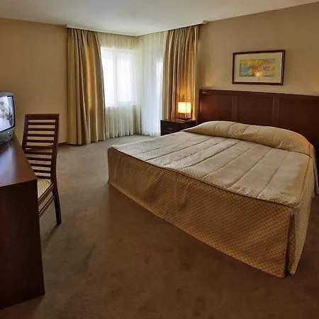 Lotos - Riviera מלון 4*